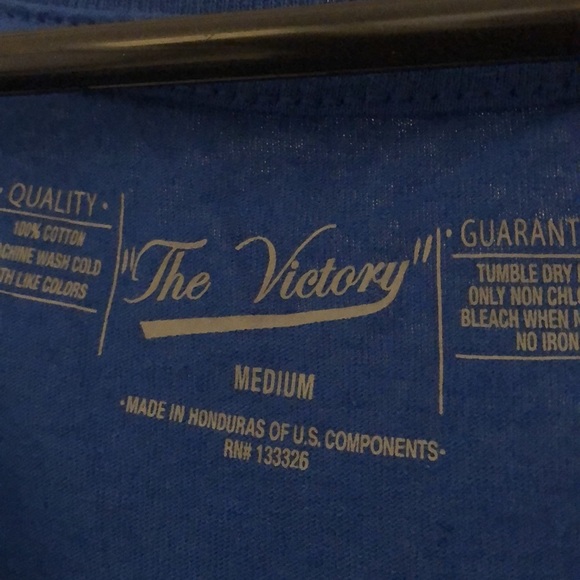 💙 Women’s Gators Shirt- The Victory brand- size M - Picture 3 of 4